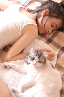 蕾丝打底衫妈妈